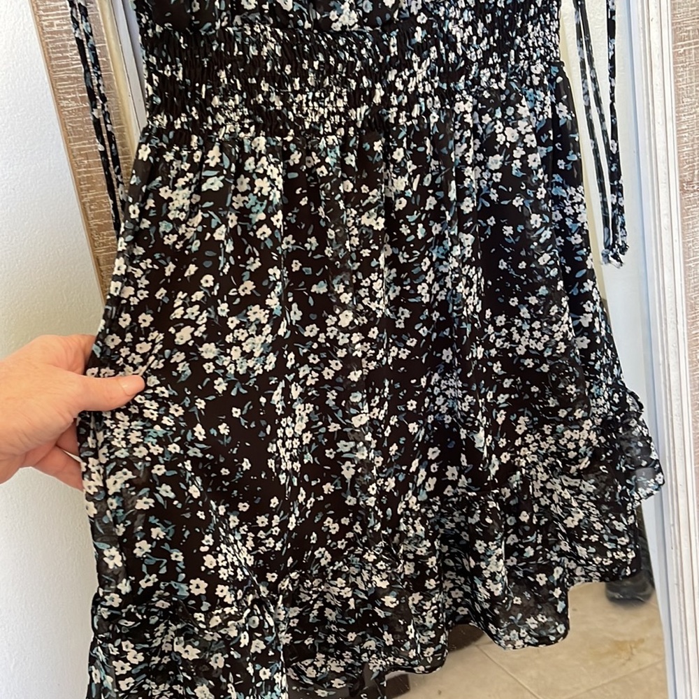 Brand new sweet storm baby doll dress with bow tie sleeves - Picture 2 of 4